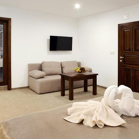 Restaurace A Penzion Pod Hradem Hotel Zlín Екстериор снимка