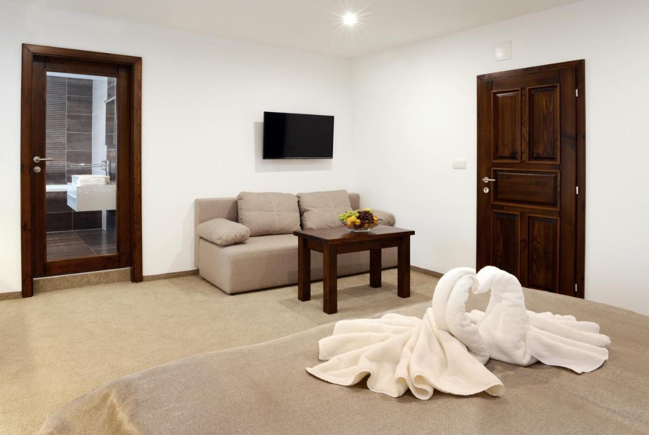Restaurace A Penzion Pod Hradem Hotel Zlín Екстериор снимка
